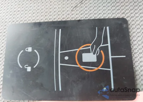 2024 Tesla Model Y Long Range Dual Motor All-Wheel Drive z USA, uszkodzony, nr VIN 7SAYGDEE1RA321795